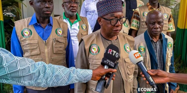 Présidentielle en République de Guinée: Des missionnaires de la CEDEAO à Conakry.    