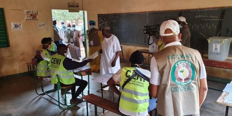 Scrutin présidentiel: les observateurs de la CEDEAO livrent leur premiers constats