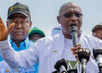 Le Général Mamadi Doumbouya promet 50 kilomètres de bitume à chaque région de la Guinée ( Laye Sékou Camara).