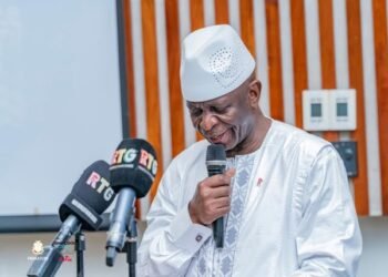 Guinée: Le ministre de l&rsquo;administration du territoire et de la décentralisation: Ibrahima kalil Condé : » C&rsquo;est la toute première fois que la Guinée organise une élection aussi civilisée ».   