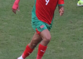 CAN 2025 : Soufiane Rahimi manque le premier penalty du tournoi.   