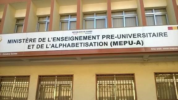 Guinée: Fermeture provisoire des écoles du 15 au 4 janvier 2026