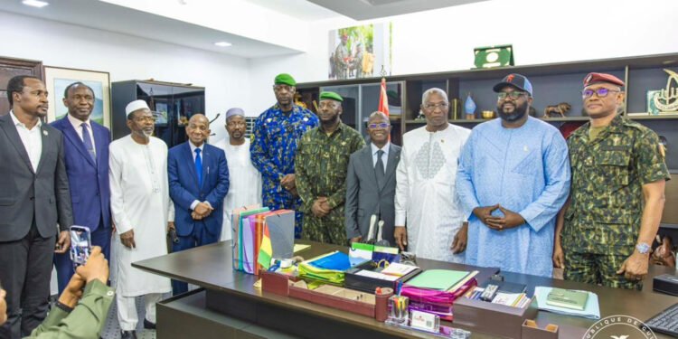 Guinée: Après sa prise de fonction Amadou Oury Bah » Devant un public acquis à sa cause le temps de gestion de crises est désormais derrière »