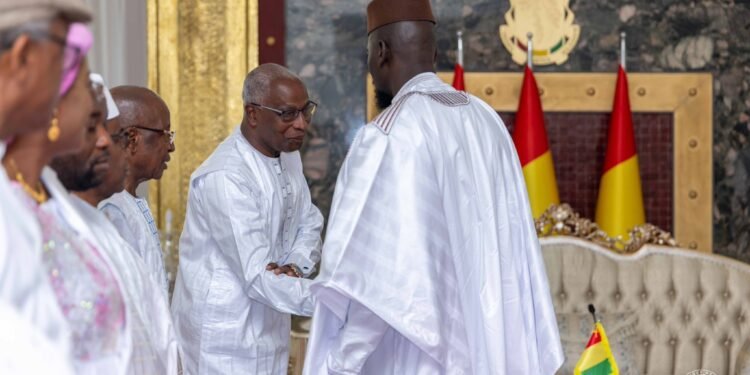 Guinée: Mamadi Doumbouya accorde une faveur exceptionnelle aux ministres démissionnaires