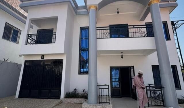 Guinée: Mamadi Doumbouya honore la mémoire de taban sylla   