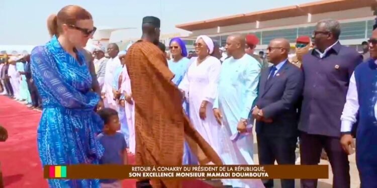Guinée: Le président de la République, Mamadi Doumbouya a regagné la capitale guinéenne    