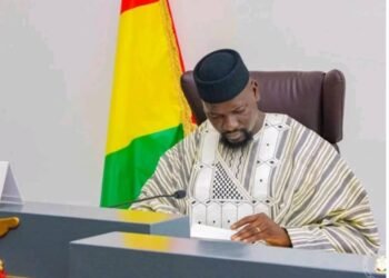Guinée : le président Mamadi Doumbouya crée le Commandement des opérations spéciales (COS) par décret