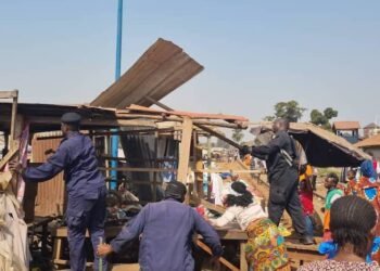    Guinée : la police lance un ultimatum de 24 heures contre l’occupation anarchique des emprises routières au marché Gnènguema