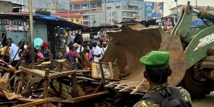 Guinée : Le marché de Lansanayah Barrage visé par une importante opération de déguerpissement 