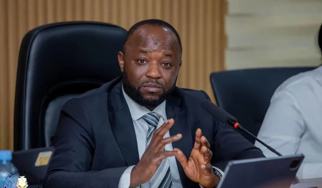 Guinée : le ministère de la Fonction publique lance une opération de libération des espaces occupés devant les services publics