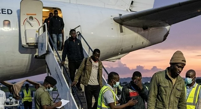 Immigration irrégulière : deux Guinéens concernés par une opération de rapatriement de migrants africains vers la Sierra Leone