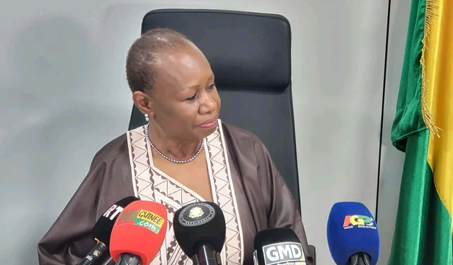 Guinée : Passation de service au ministère de l’Éducation, Bintou Keita prend les reines dans la continuité des réformes