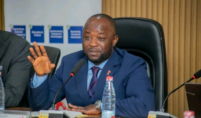 Guinée : le gouvernement dément tout recrutement de 20 000 fonctionnaires et met en garde contre les fausses annonces