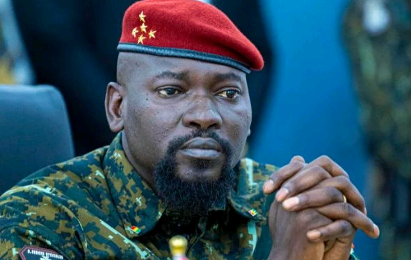 Guinée : le capitaine de vaisseau Oomar Bokoum rappelé de la Force multinationale mixte après son départ à la retraite