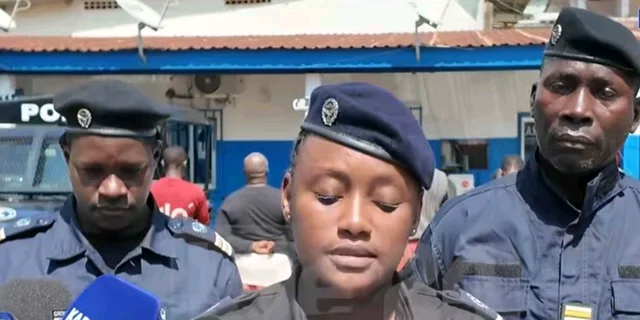 Trafic de faux documents : deux individus présentés par la Police nationale à Conakry