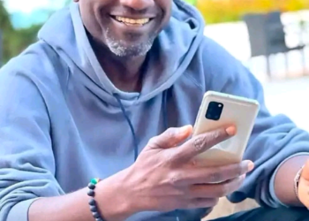 NÉCROLOGIE : La presse guinéenne pleure Aboubacar Séné Diallo, une voix emblématique s&rsquo;est éteinte