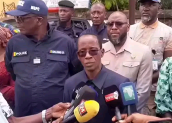 Guinée : Fallou Doumbouya menace de poursuivre les chefs de quartier et les responsables communaux défaillants