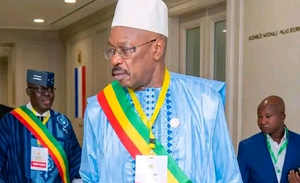 Semaine parlementaire : Ousmane Kaba alerte sur les conséquences de l’interdiction des sachets d’eau
