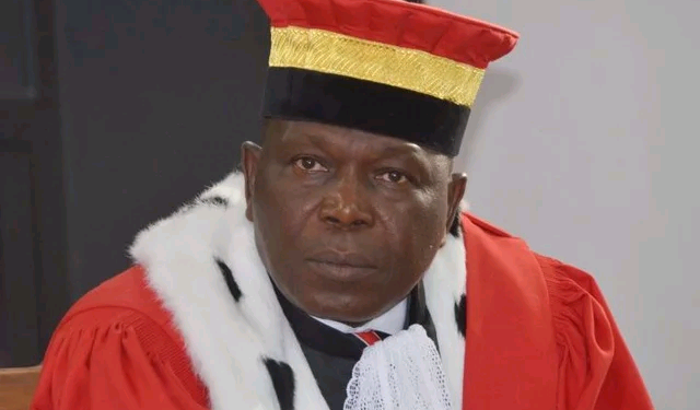 CRIEF : l’ancien président de la Cour constitutionnelle condamné à 7 ans de prison et une amende de 2 milliards de GNF