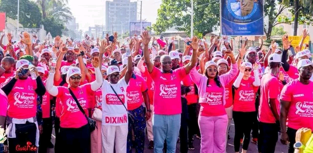 Octobre Rose : Amadou Oury Bah prend part à la troisième édition de la Marche Rose à Conakry