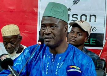 Crise d’eau en Guinée : Mohamed Kourouma explique la rareté de l’eau en bouteille
